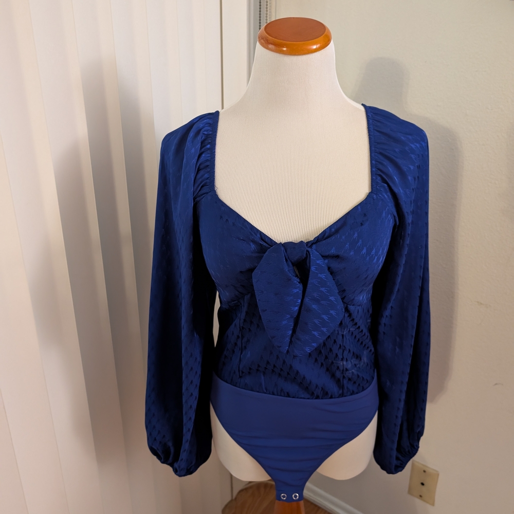Elegant Blue Long Sleeve Bodysuit